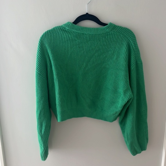 H&M DIVIDED cropped green sweater - Picture 2 of 4